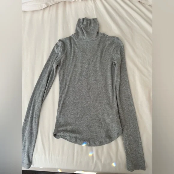 Sunday Best Freshman Turtleneck - Picture 9 of 11